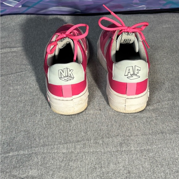 Nike Air Force 1 Pixel Women's 8.5 Pink and White Athletic Shoes - Picture 4 of 12